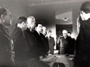 Gheorghe Gheorghiu Dej, P.Groza, Gh. Tătărescu, ş.a.în vizită la Legaţia Sovietică, cu prilejul reunirii Nordului Transilvaniei cu România democratică (general Vasiliu Răşcanu, prof. G. Nicolau, Pavlov Bogdenco, A.I.Vişinschi).(11 martie 1945)