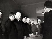 Gheorghe Gheorghiu Dej, P. Groza, Gh. Tătărescu ş.a. în vizită la Legaţia Sovietică cu prilejul reunirii Nordului Transilvaniei cu România democratică (general Vasiliu Răscanu, prof.G.Nicolau, Pavlov Bogdenco, A.I.Vişinschi).(11 martie 1945)