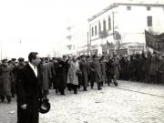 Întoarcerea în Capitală a membrilor guvernului care au participat la festivităţile organizate la Cluj cu prilejul reunirii Nordului Transilvaniei cu România democratică (aspecte din Piaţa Gării de Nord) (A.I.Vişinschi, Petru Groza, Gh. Gheorghiu Dej, Lucreţiu Pătrăşcanu, Bîgu Vasile). (14 martie 1945)