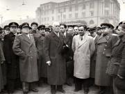 Întoarcerea în Capitală a membrilor guvernului, care au participat la festivităţile organizate la Cluj cu prilejul reunirii Nordului Transilvaniei cu România democratică (aspecte din Piaţa Gării de Nord) (A.I.Vişinschi, Petru Groza, Gh. Gheorghiu Dej, Bîgu Vasile, Susaikov, Tătărescu, P.Constantinescu Iaşi).(14 martie 1945)