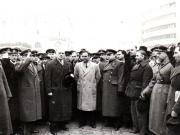 Întoarcerea în Capitală a membrilor guvernului care au participat la festivităţile organizate la Cluj cu prilejul reunirii Nordului Transilvaniei cu România democratică (aspecte din Piaţa Gării de Nord) (A.I.Vişinschi, Susaikov, Petru Groza, Gh. Gheorghiu Dej, Bîgu Vasile, Constantinescu Iaşi,  Pătrăşcanu, preot Burducea).(14 martie 1945)