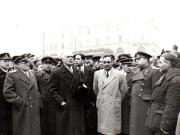 ntoarcerea în Capitală a membrilor guvernului care au participat la festivităţile organizate la Cluj cu prilejul reunirii Nordului Transilvaniei cu România democratică (aspecte din Piaţa Gării de Nord) (A.I.Vişinschi, Gh. Gheorghiu Dej, Bîgu Vasile, g-ral Susaikov,Gh.Tătărescu, P.Constantinescu Iaşi).(14 martie 1945)