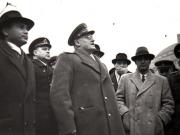 Întoarcerea în Capitală a membrilor guvernului care au participat la festivităţile organizate la Cluj cu prilejul reunirii Nordului Transilvaniei cu România democratică (aspect din Piaţa Gării de Nord) (A.I.Vişinschi, Gh. Gheorghiu Dej, g-ral Vasiliu Răşcanu, Petru Groza, Gh. Tătărescu).(14 martie 1945)