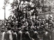 Aspecte de la manifestaţia de 1 Mai 1945 din Piaţa Victoriei. În tribună Gheorghe Gheorghiu Dej, P.Groza, ş.a(1 mai 1945)