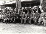 Primul meci de fotbal dintre o echipă muncitorească română şi o echipă sovietică. Gh. Gheorghiu Dej, I.Gh. Maurer ş.a. pe terenul de sport al Laromet-ului (Alexandru Sidoronici Brucan, Bernachi, Xenopol). (1 iunie 1945)
