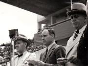 Gh.Gheorghiu Dej, rostindu-şi cuvântarea la Congresul Frontului Plugarilor ţinut, pe Stadionul A.N.E.F. (Mihai Ralea,  Petru Groza).(24 iunie 1945)