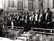 Gheorghe Gheorghiu Dej, Ştefan Voitec, Lotar Rădăceanu, Ştefan Nicolau şi alte persoane, primind defilarea trupelor din Piaţa Palatului, cu prilejul zilei de 23 august  (prof. G. Nicolau, Petre Constantinescu Iaşi, Lotar Rădăceanu, Teohari Georgescu, Lucreţiu Pătrăşcanu, Mihai Ralea).(23 august 1945)