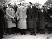 Gheorghe Gheorghiu Dej, Petru Groza şi alte persoane la funerariile victimelor bandelor lui Maniu şi Brătianu din 8 noiembrie 1945 (Petre Constantinescu Iaşi, Gh. Tătărescu, Teohari Georgescu, general Vasiliu Răşcanu, prof. G.Nicolau, Mihai Ralea, Dumitru Petrescu).(12 noiembrie 1945)