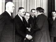 Gh. Gheorghiu-Dej, P. Groza, I. Chişinevschi, Gh. Apostol, Al. Moghioroş, ş.a., la solemnitatea înmânării unor distincţii acordate cu prilejul celei de-a V-a aniversări a Republicii Populare Române (Palatul M.A.N.).(30.12.1952).