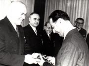 Gh. Gheorghiu-Dej, P. Groza, I. Chişinevschi, M. Constantinescu, ş.a., la solemnitatea înmânării unor distincţii acordate cu prilejul celei de-a V-a aniversări a Republicii Populare Române (Palatul M.A.N.).(30.12.1952).
