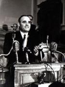 Gheorghe Gheorghiu –Dej la tribuna primei sesiuni a M.A.N. aleasă pe baza noii Constituţii a R.P.R. (ziua a 2-a). [în rândul 2, dreapta, Tiţă Florea].(24.01.1953).