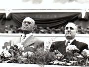 Gheorghe Gheorghiu –Dej şi P. Groza în tribuna centrală din Piaţa Aviatorilor la marea demonstraţie a oamenilor muncii, în cinstea zilei de 1 Mai.        (01.05.1953).
