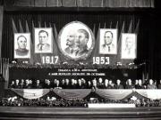 Gheorghe Gheorghiu –Dej, Chivu Stoica, Gh. Apostol şi alte persoane în prezidiul adunării solemne din Capitală, cu prilejul celei de-a 36-a aniversări a Marii Revoluţii Socialiste din Octombrie (Opera de Stat).(6.11.1953).