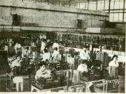 Imagine din secţia de control a calităţii de la fabrica de rulmenţi din Braşov.(18 ianuarie 1962)