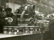 Aspect din interiorul unei secţii a Intreprinderii 23 August – Bucureşti.(1976)