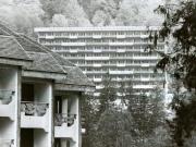 În imagine construcţii noi în staţiunea Slănic - Moldova.(f.a.)