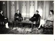 La invitaţia preşedintelui Nicolae Ceauşescu şi a Elenei Ceauşescu, preşedintele Republicii Franceze, Valery Giscard d’ Estaing, împreună cu doamna Anne-Aymone Giscard d’ Estaing, a făcut, în perioada 8-10.III.1979, o vizită oficială în ţara noastră. Moment din timpul vizitei protocolare. (8.III.).  (8-10.III.1979).