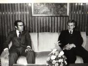 Vizita oficială a preşedintelui Republicii Portugheze, generalul Antonio dos Santos Ramalho Eanes, pe care o efectuează în România, la invitaţia preşedintelui Nicolae Ceauşescu. Convorbiri dintre cei doi preşedinţi (21.III.).(20-23.III.1979).