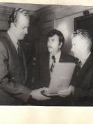 Cu prilejul vizitei oficiale de stat pe care o întreprinde în Spania, preşedintele Nicolae Ceauşescu înmânează regelui Juan Carlos I Ordinul „Steaua Republicii Socialiste România”, cl. I. (21.V.1979). (21-25.V.1979).