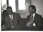 La invitaţia secretarului general al partidului Baas Arab Socialist, preşedintele Republicii Arabe Siriene, Hafez Al-Assad şi a soţiei sale, Anisse Al-Assad, Nicolae Ceauşescu, secretar general al P.C.R, preşedintele R.S.R. şi Elena Ceauşescu au întreprins, între 13-17. VIII.1979, o vizită în această ţară. Convorbiri între cei doi preşedinţi la Kuneitra. (14.VIII). (13-17.VIII.1979).