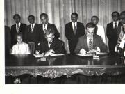 Aspect de la ceremonia semnării Comunicatului comun, cu prilejul vizitei oficiale pe care preşedintele Nicolae Ceauşescu şi Elena Ceauşescu au întreprins-o în  Republica Arabă Siriană, la invitaţia preşedintelui acestei ţări, Hafez Al-Assad. (17.VIII.1979).(13-17.VIII.1979).