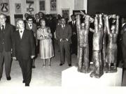 Preşedintele Nicolae Ceauşescu şi Elena Ceauşescu au vizitat expoziţiile artiştilor amatori şi profesionişti dinstinşi în cadrul Festivalului naţional „Cântarea României”, ediţia a II-a. (19.VIII.1979).