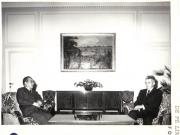 Nicolae Ceauşescu, secretar general al P.C.R., preşedintele R.S.R., a primit pe Huang Hua, ministrul afacerilor externe al R.P.Chineze, care a întreprins o vizită oficială în ţara noastră. La primire a luat parte  Ştefan Andrei, ministrul afacerilor externe al României. (12.XI.1979).