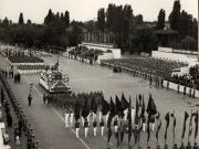 Aspect de la marea demonstraţie a oamenilor muncii cu prilejul celei de-a XXXII-a aniversări a eliberării României de sub dominaţia fascistă. (23 august 1976)