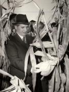 Vizita de lucru a lui Nicolae Ceauşescu în unităţi agricole de producţie şi de cercetare din Băneasa – Giurgiu. Pe terenurile Institutului de cercetări pentru irigaţii şi drenaje. (30 septembrie 1976)