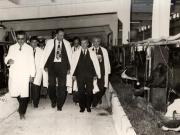 Vizita de lucru a lui Ceauşescu în unităţi agricole de producţie şi de cercetare din Băneasa – Giurgiu. La complexul zootehnic al Întreprinderii agricole de stat Adunaţii Copăceni. (30 septembrie 1976)