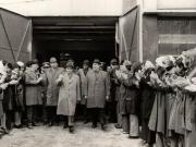 Vizita de lucru a lui Nicolae Ceauşescu în Capitală: Piaţa Muncii, cartierul Titan, Întreprinderea „Electronica”, Întreprinderea de cabluri şi materiale electroizolante. (29 octombrie 1976)