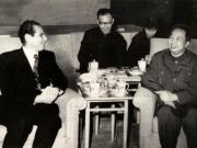Primirea de către preşedintele Partidului Comunist Chinez şi premier al Consiliului de Stat, Hua-Kuo-fen, a delegaţiei de partid şi guvernamentală română, condusă de Gheorghe Oprea, membru al Comitetului Politic Executiv al C.C. al P.C.R., viceprim-ministru al guvernului, care a făcut o vizită în R.P. Chineză. (17 decembrie 1976)