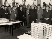 Nicolae Ceauşescu, Elena Ceauşescu, alţi conducători de partid şi de stat, au vizitat la complexul expoziţional din Piaţa Scânteii o expoziţie consacrată noutăţilor în domeniul construcţiilor şi materialelor de construcţii. (21 decembrie 1976)
