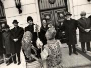 Urările adresate de către tânăra generaţie lui Nicolae Ceauşescu, celorlalţi conducători de partid şi de stat, cu prilejul zilei de 30 Decembrie şi a Anului Nou. Sediul C.C. al P.C.R. (30 decembrie 1976)
