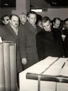 Conducători de partid şi de stat în vizită la Complexul expoziţional din Piaţa Scânteii. (10 februarie 1977)