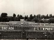 Aspect de la spectacolul ce a avut loc pe stadionul „Dinamo” din Capitală, dedicat „Zilei pionierilor”. (18 iunie 1977)
