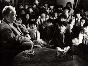 Intalnirea copiilor coreeni cu maestrul Mihail Sadoveanu Presedintele Comitetului Permanent pentru Apararea Pacii din Republica Populara Romana