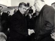 La încheierea vizitei în Turcia, preşedintele Consiliului de Stat Nicolae Ceauşescu, luându-şi rămas bun, pe aeroportul Esenboga, de la preşedintele Republicii Turcia, generalul Cevdet Sunay.1969. (29 martie 1969).