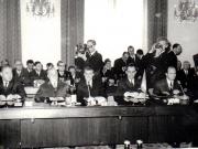 Nicolae Ceauşescu, preşedintele Consiliului de Stat, I.Gh. Maurer şi Gheorghe Rădulescu, în timpul desfăşurării lucrărilor Sesiunii Consiliului de Ajutor Economic Reciproc, care a avut loc la Moscova.1969.(23 aprilie 1969).