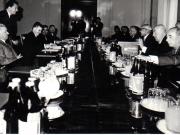 Aspect din timpul convorbirilor oficiale dintre delegaţia de partid şi guvernamentală condusă de Nicolae Ceauşescu şi delegaţia de partid şi guvernamentală condusă de Wladyslaw Gomulka, care a avut loc în clădirea C.C. a P.M.U.P. din Varşovia. (20 mai 1969).