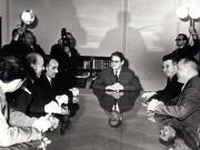 Nicolae Ceauşescu, secretar general al C.C al P.C.R, împreună cu Gh. Apostol, membru al Biroului Executiv al Prezidiului C.C. al P.C.R., preşedintele Consiliului Central al Uniunii Generale a Sindicatelor, în timpul convorbirilor cu Renato Bitossi, preşedinte, Louis Saillant, secretar general şi Pierre Geusons, secretar general adjunct al Federaţiei Sindicale Mondiale.(30  mai 1969).