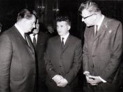 Nicolae Ceauşescu în mijlocul delegaţilor P.S.U. din Berlinul Occidental invitaţi să participe la lucrările Congresului al X-lea al P.C.R. din august 1969.(6-12 august 1969).