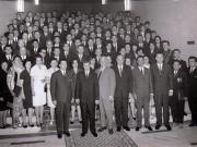Nicolae Ceauşescu fotografiat împreună cu grupul delegaţilor la Congresul al X-lea al P.C.R din judeţele Bihor şi Bacău.  (6-12 august 1969).