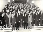 Nicolae Ceauşescu fotografiat împreună cu grupul delegaţilor la Congresul al X-lea al P.C.R din judeţele Iaşi şi Ilfov.  (6-12 august 1969).