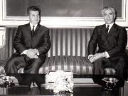 Nicolae Ceauşescu, preşedintele Consiliului de Stat al R.S.R., în timpul vizitei în Iran. În timpul convorbirilor oficiale cu Şahinşahul Iranului Mohammad Reza Pahlavi Aryamehr la Palatul Saad Abad.   (3 septembrie 1969).