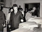 Vizita de lucru a lui Nicolae Ceauşescu, secretar general al P.C.R., la întreprinderea de tricotaje din Braşov.(5 noiembrie 1969).