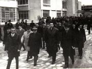 Nicolae Ceauşescu, secretar general al P.C.R., la combinatul chimic din R.Vâlcea, cu prilejul vizitei de lucru în judeţele Vâlcea şi Argeş.   (12 martie 1970).