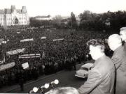 Aspect din timpul adunării populare din Iaşi, cu prilejul vizitei de lucru a lui Nicolae Ceauşescu, secretar general al P.C.R, în judeţele Buzău, Vrancea, Vaslui şi Iaşi.(26 mai 1970).