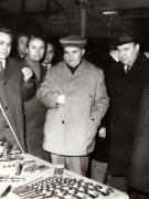 Vizita de lucru a lui Nicolae Ceauşescu, secretar general al P.C.R., preşedintele Consiliului de Stat al R.S.R la Fabrica de scule Râşnov-Braşov.      (4 ianuarie 1971).
