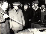 Vizita de lucru a lui Nicolae Ceauşescu, secretar general al P.C.R., preşedintele Consiliului de Stat al R.S.R la Fabrica de scule Râşnov-Braşov.      (4 ianuarie 1971).